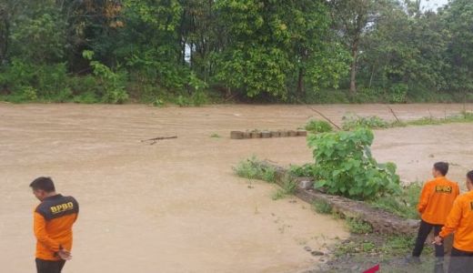 2 Jembatan Gantung di OKU Selatan Hanyut Terbawa Banjir Bandang - GenPI.co SUMSEL