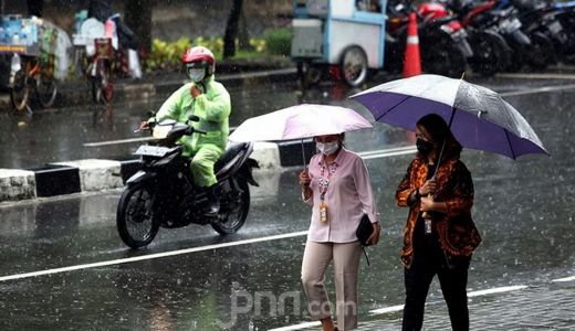 BMKG Rilis Peringatan Dini, Hujan Lebat Guyur Sumut Malam Ini - GenPI.co SUMUT