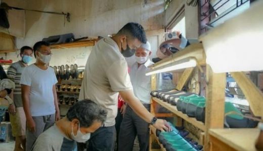 Wali Kota Medan Ingin Sepatu Dinas ASN Beli di Sini - GenPI.co SUMUT