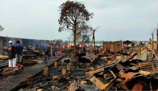 Puluhan Rumah Nelayan di Asahan Ludes Terbakar - GenPI.co SUMUT