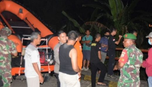 Kakek dan Cucu di Nias Hilang Terseret Arus Sungai - GenPI.co SUMUT