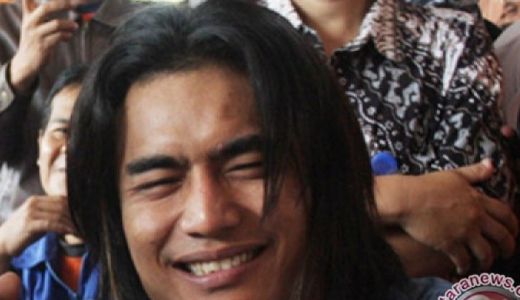 Charly Van Houten Kecelakaan di Tol Cipularang - GenPI.co SUMUT