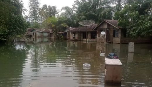 Sebulan Banjir Rendam Rumah Warga Tapanuli Selatan - GenPI.co SUMUT