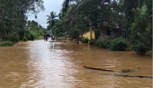 Ruas Jalan di Mandailing Natal Kembali Digenangi Air - GenPI.co SUMUT