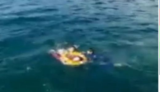 Viral Video Penumpang Kapal di Danau Toba Loncat - GenPI.co SUMUT