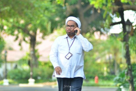 Rocky Gerung: Wajah Ngabalin Jadi Indikator Berantakannya Istana - GenPI.co