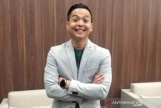 Ernest Prakasa Lega Toko Kelontong Sang Ibu Akhirnya Tutup - GenPI.co