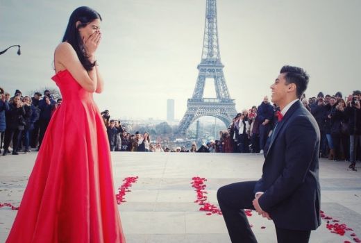 3 Ide Romantis Melamar Wanita Pujaan, Pria Wajib Tahu! - GenPI.co