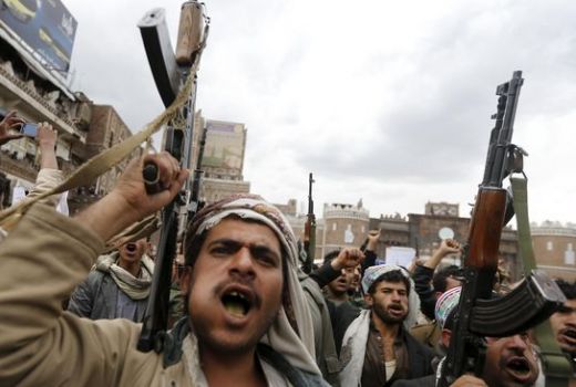 Pemberontak Houthi Yaman Merusak Kapal Tanker Minyak dengan Rudal Balistik - GenPI.co
