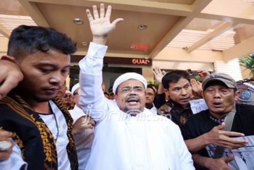 HRS Tuduh Diaz Terlibat Pembunuhan Laskar FPI, Ferdinand: Fitnah! - GenPI.co