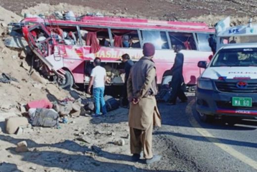 Bus Peziarah Terbalik di Pakistan, 18 Warga Tewas Bergelimpangan - GenPI.co