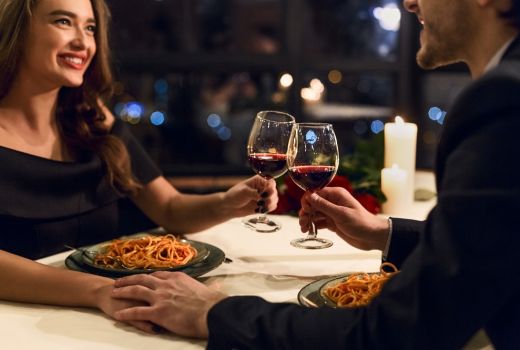 5 Kiat Lindungi Diri dari Penipuan Aplikasi Kencan, Kerap Terjadi - GenPI.co