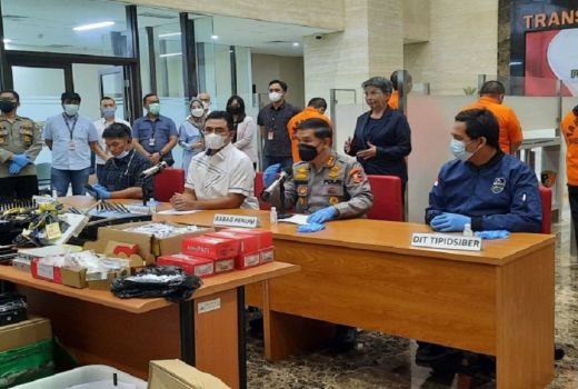 Mabes Polisi Buru WNA Penyandang Dana Pinjol Ilegal - GenPI.co