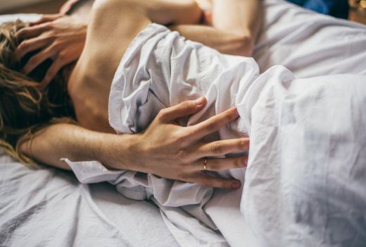 Diam-diam 4 Hal Bisa Merusak Kemesraan Hubungan Suami Istri - GenPI.co