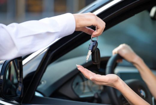 Aman Pergi Ngantor, Sewa Mobil di Movic Ada Promo 50% - GenPI.co