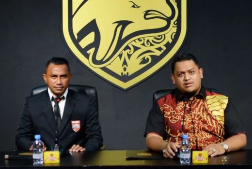 2 Legenda Sepak Bola Indonesia Jadi Bagian Borneo FC - GenPI.co