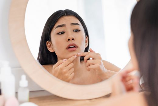 3 Serum Murah Meriah Ampuh Usir Jerawat, Kamu Wajib Coba! - GenPI.co
