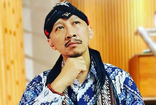Soal Cuitan Rasisme Natalius Pigai, Nama Abu Janda Disebut - GenPI.co