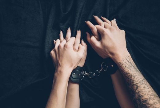 Kamu dan Suami Wajib Coba Posisi ini! Maknyus Sampai ke Langit - GenPI.co