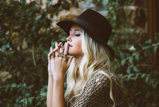 Hati Bagai Bidadari, 4 Zodiak Ini Terlahir Dermawan - GenPI.co