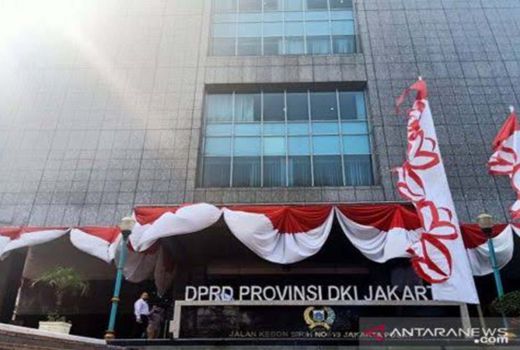 Anggaran Gaji Anggota DPRD DKI 2022 Naik Rp26 M, Simak Rinciannya - GenPI.co