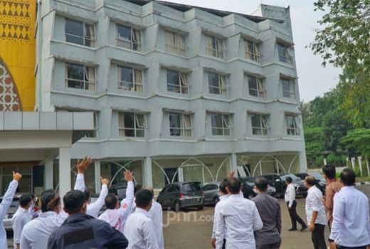 DPR Sebut Kemenag Setuju Asrama Haji Jadi Tempat Karantina - GenPI.co