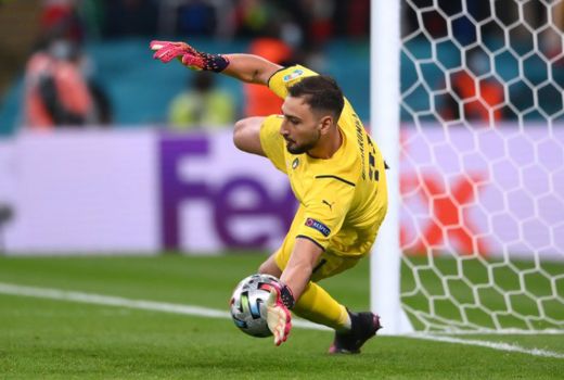 Italia Kalahkan Spanyol via Penalti, Inilah Rahasia Donnarumma - GenPI.co
