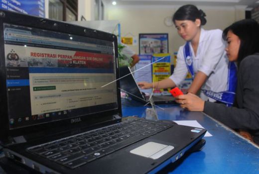 Cara Mudah Perpanjang SIM A dan C via Online, Biayanya Murah - GenPI.co
