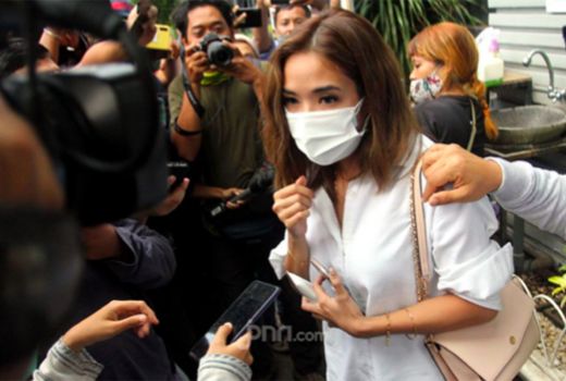 Kabar Terbaru, Penyebar Video Syur Gisel Divonis 9 Bulan Penjara - GenPI.co