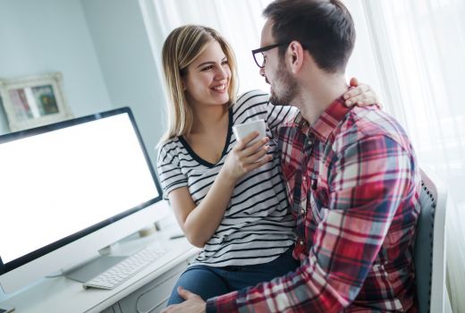 Tips Pakar Kencan agar Suami Istri Membara saat Bermain Cinta - GenPI.co