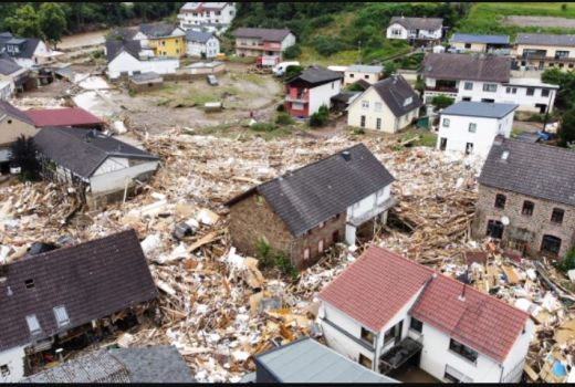Parahnya Banjir di Jerman! Tanah Amblas, Bendungan Hampir Jebol - GenPI.co