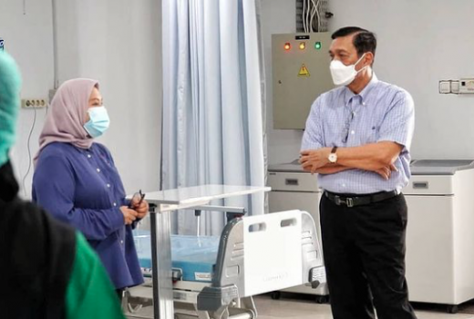 Kinerja Luhut Dikritik Habis, Jokowi Didesak Segera Ambil Alih - GenPI.co