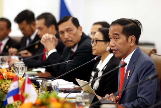 PR Jokowi Agar Komunikasi Didengar Publik, Cari Orang Kredibel! - GenPI.co
