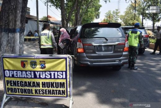 10 Travel Gelap Bawa Penumpang Terciduk Razia Polisi - GenPI.co