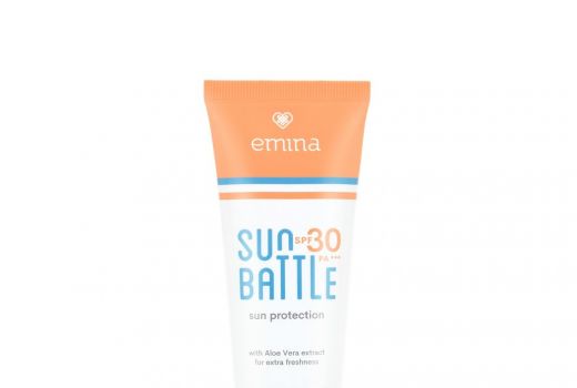 Hanya 30 Ribu, Emina Sun Battle SPF 30 PA+++ Bikin Kulit Lembap - GenPI.co
