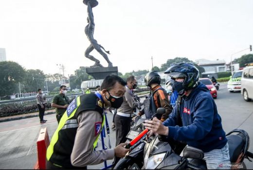 PPKM Bermasalah, Kini Bermunculan Robin Hood di Masyarakat - GenPI.co