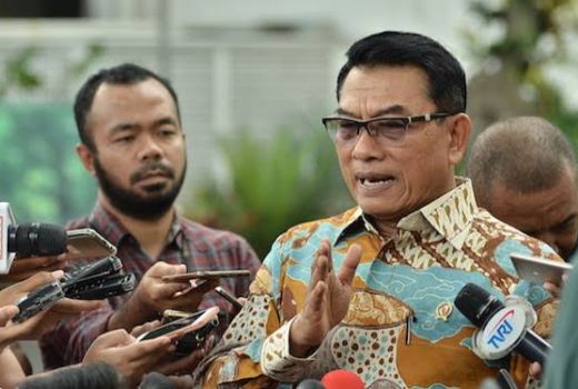 Pakar Hukum Bongkar Istana, Seret Ruhut Sitompul dan Moeldoko - GenPI.co