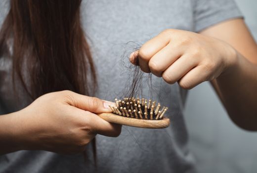 3 Rekomendasi Vitamin Rambut Ampuh Atasi Kerontokan, Murah Meriah - GenPI.co