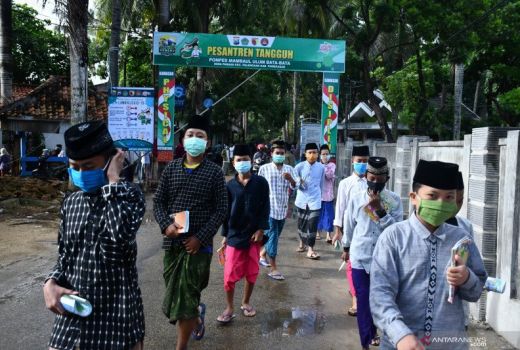 HSN 2021, Publik Harus Aktif Kawal Perda Dana Pesantren - GenPI.co