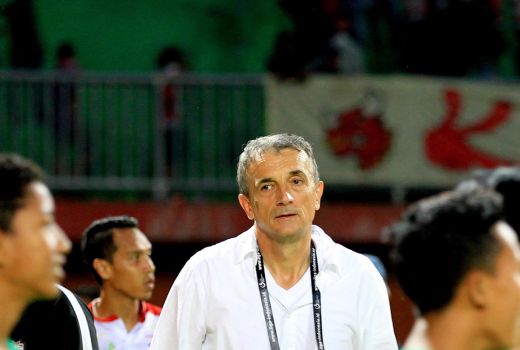 Coach Milo Sebut Sepak Bola Bisa Bantu Lepaskan Stres Warga - GenPI.co