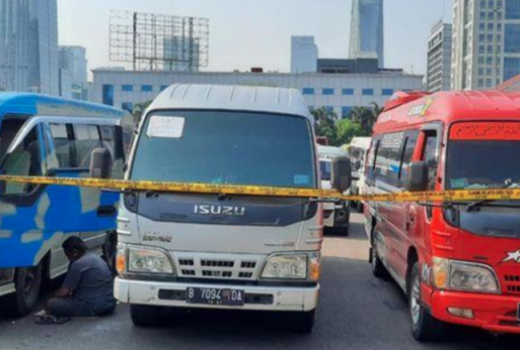 Pengamat Transportasi Keluhkan Maraknya Angkutan Umum Pelat Hitam - GenPI.co