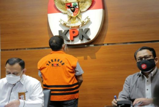 Mantan Bupati Lampung Tengah Dijebloskan ke Lapas Sukamiskin - GenPI.co