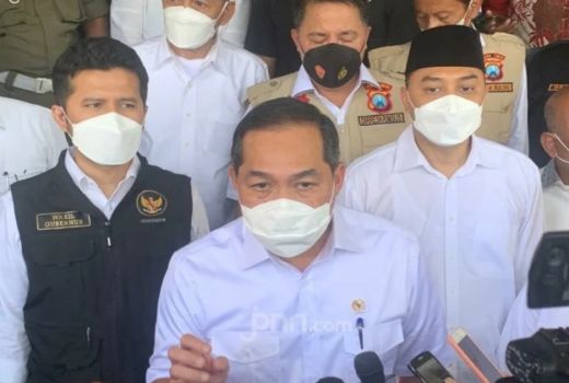 Joman Kritik Keras Mendag Lutfi, Sebut Bisa Jatuhkan Jokowi - GenPI.co