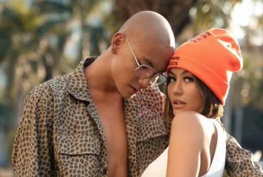 Kartu Agnez Mo dan Adam Rosyadi Dibongkar, Jadi Nikah? - GenPI.co