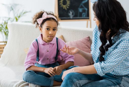 3 Kebiasaan Orang Tua Bikin Anak Trauma, Hentikan Sekarang Juga! - GenPI.co