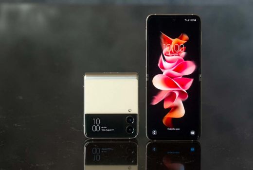 Samsung Z Flip 3 Meluncur, Yuk Intip Spesifikasi & Harganya! - GenPI.co
