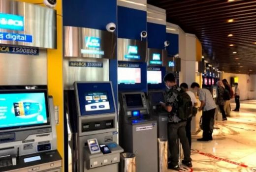 Cara Isi alias Top Up DANA di ATM BCA, BNI, dan Bank Mandiri - GenPI.co
