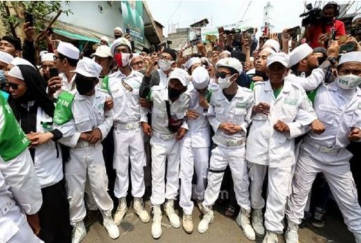 FPI Ganti Logo, Pengamat Sebut Nasibnya Mirip PKI - GenPI.co
