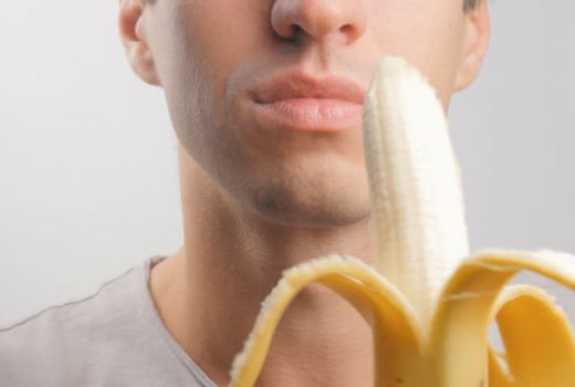 Pisang Pria Mendadak Berubah Warna, Mungkin Ini 4 Penyebabnya - GenPI.co