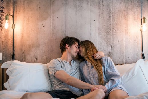Pria Cepat Keluar Saat Bermain Cinta, Cegah dengan 3 Teknik Ini - GenPI.co